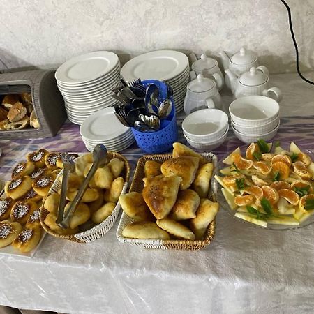 Barhat Hotel Ташкент Екстериор снимка