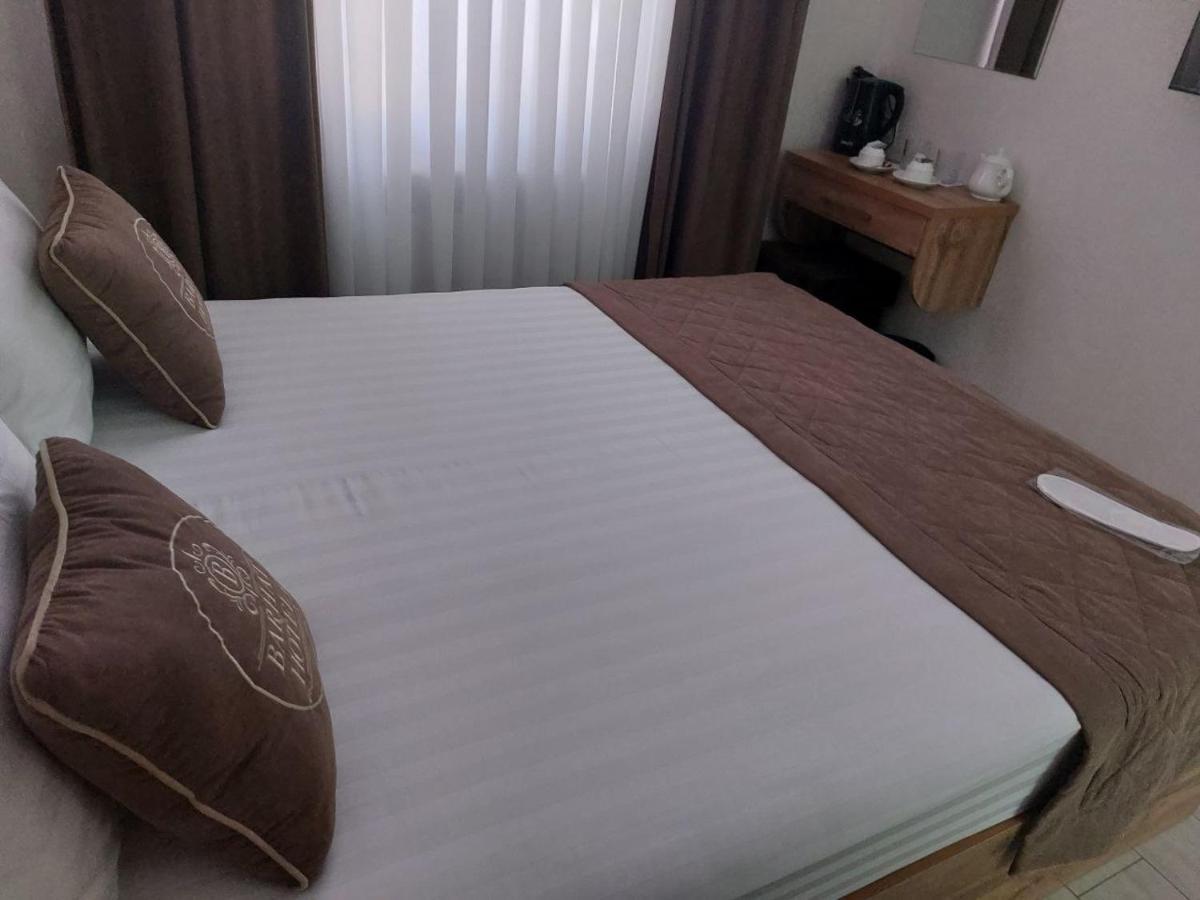 Barhat Hotel Ташкент Екстериор снимка