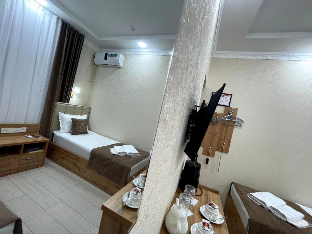 Barhat Hotel Ташкент Екстериор снимка