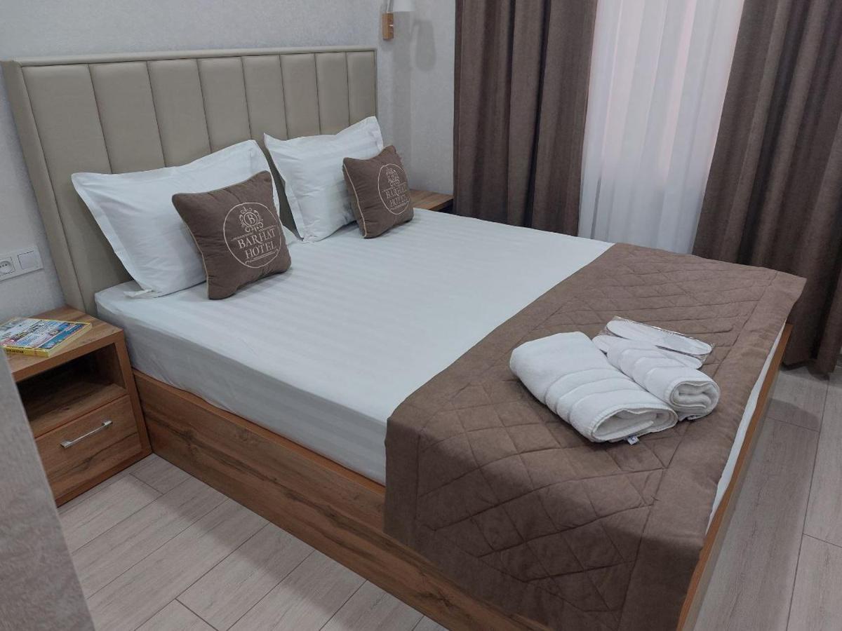 Barhat Hotel Ташкент Екстериор снимка