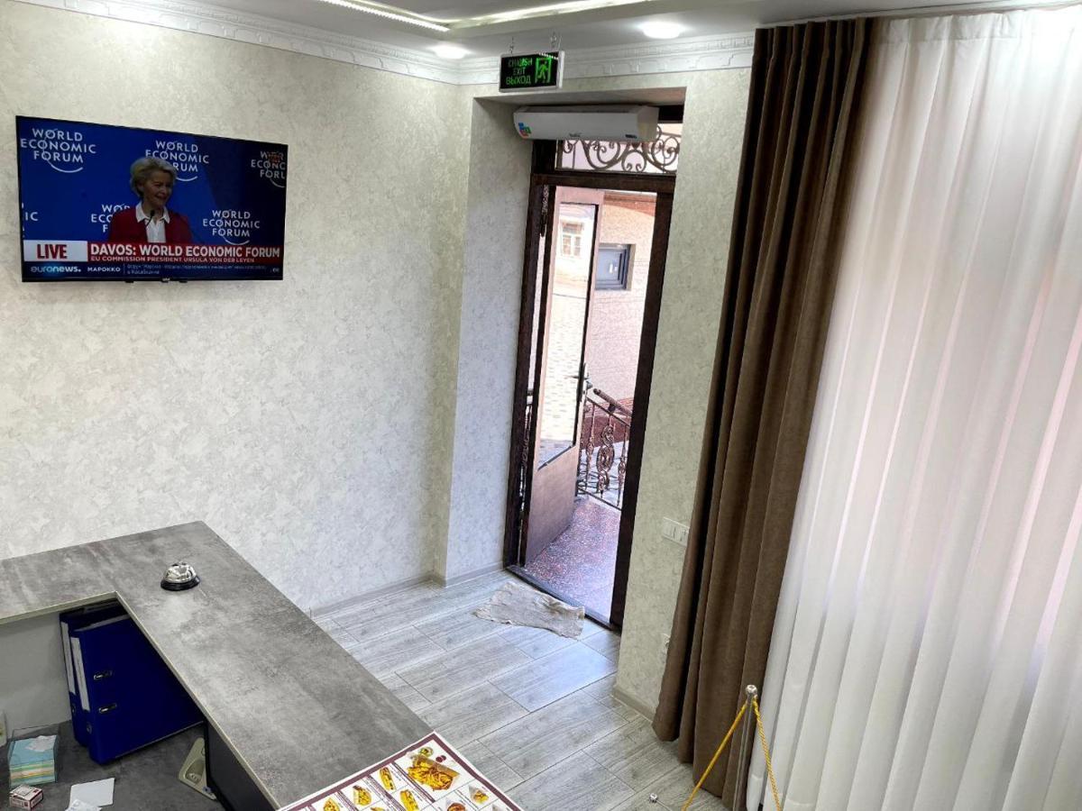 Barhat Hotel Ташкент Екстериор снимка